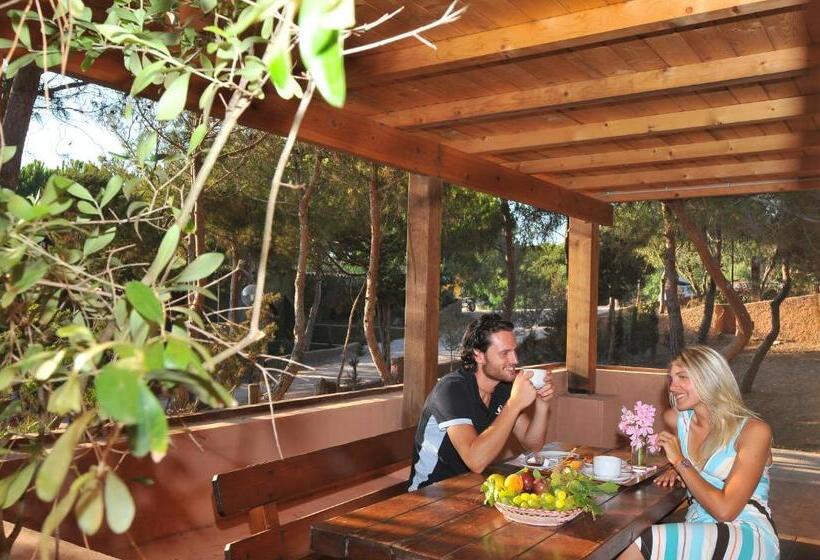 کلبه ییلاقی, Villaggio Camping Torre Del Porticciolo