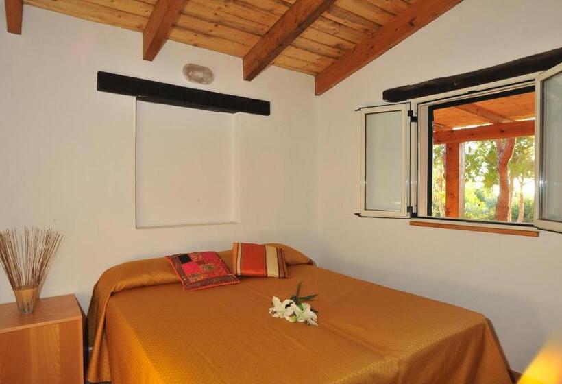 کلبه ییلاقی, Villaggio Camping Torre Del Porticciolo
