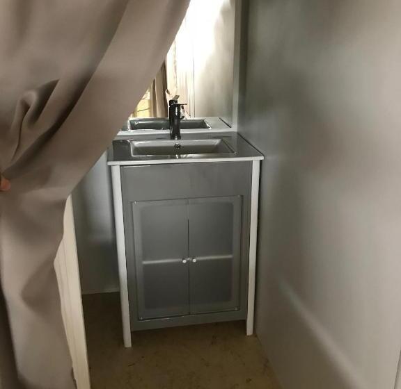 چادر با خدمات رفاهی پایه, Villaggio Camping Torre Del Porticciolo