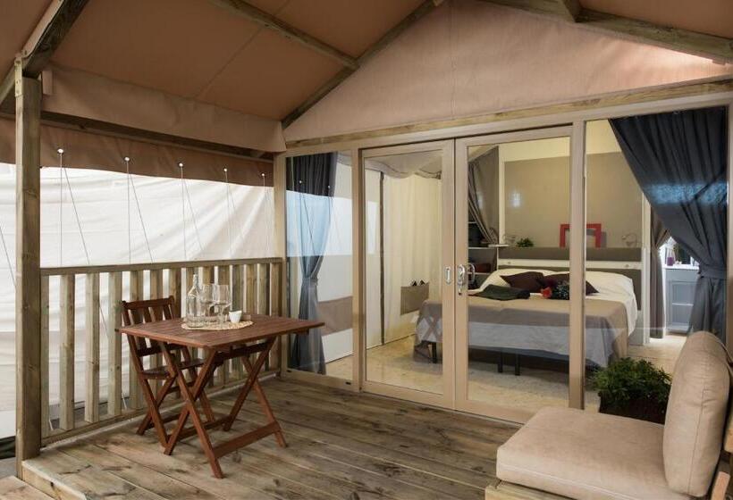 چادر با خدمات رفاهی پایه, Villaggio Camping Torre Del Porticciolo
