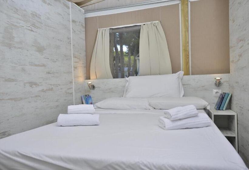چادر با خدمات رفاهی استاندارد, Villaggio Camping Torre Del Porticciolo