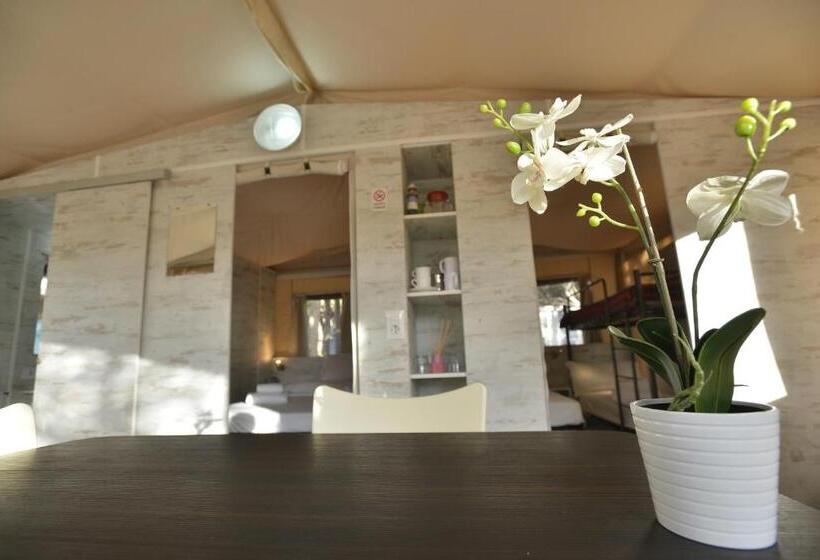 چادر با خدمات رفاهی استاندارد, Villaggio Camping Torre Del Porticciolo