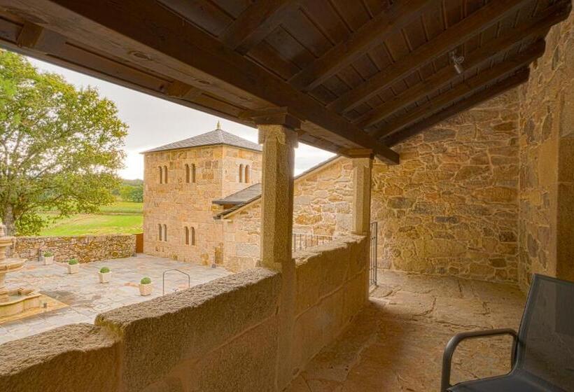 اتاق لوکس خانوادگی, As Torres Da Hermida