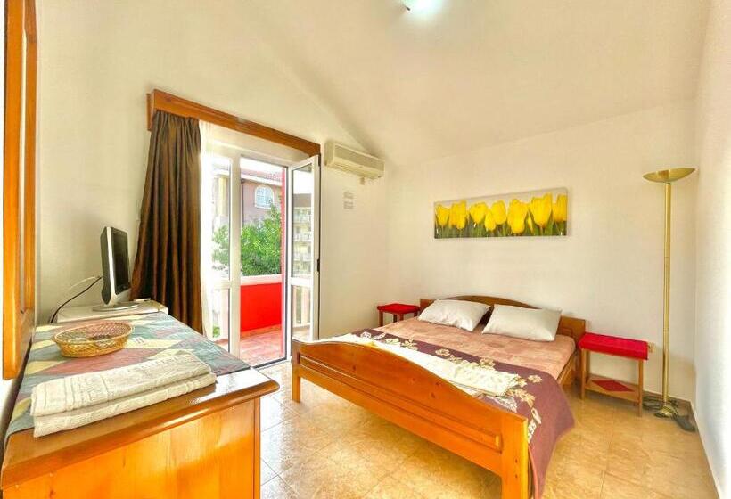 اتاق سوپریور با تخت بزرگ, Vila L Budva