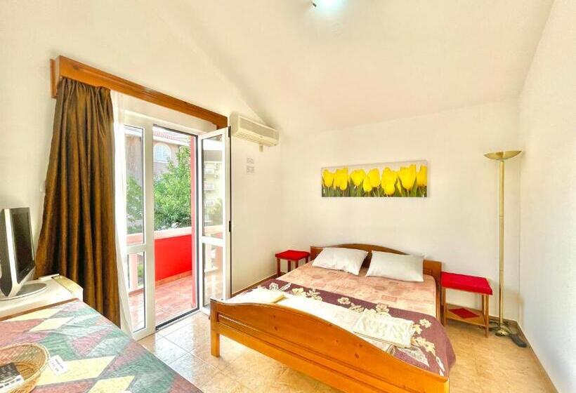اتاق سوپریور با تخت بزرگ, Vila L Budva