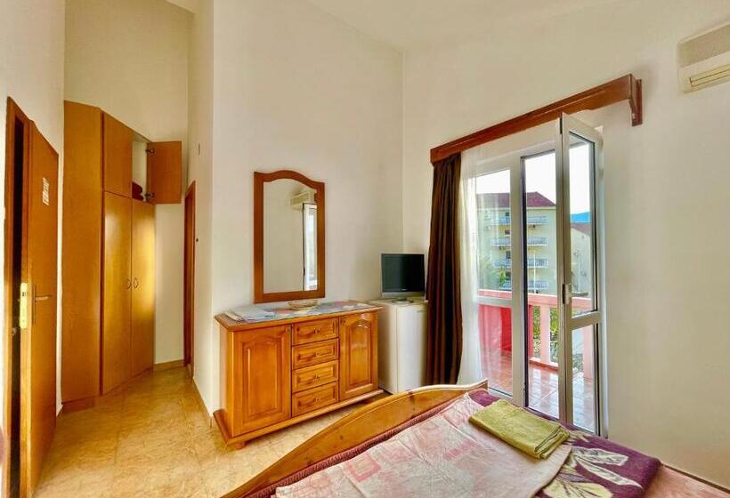 اتاق سوپریور با تخت بزرگ, Vila L Budva