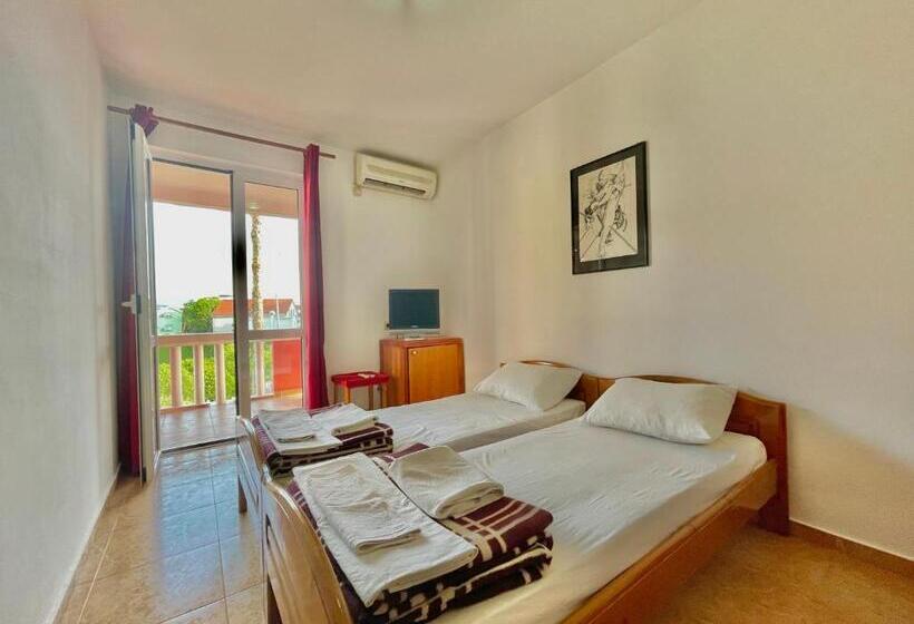 اتاق استاندارد, Vila L Budva