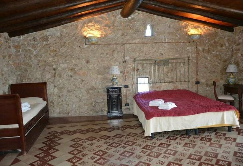 اتاق استاندارد سه نفره, Villa Vittoria