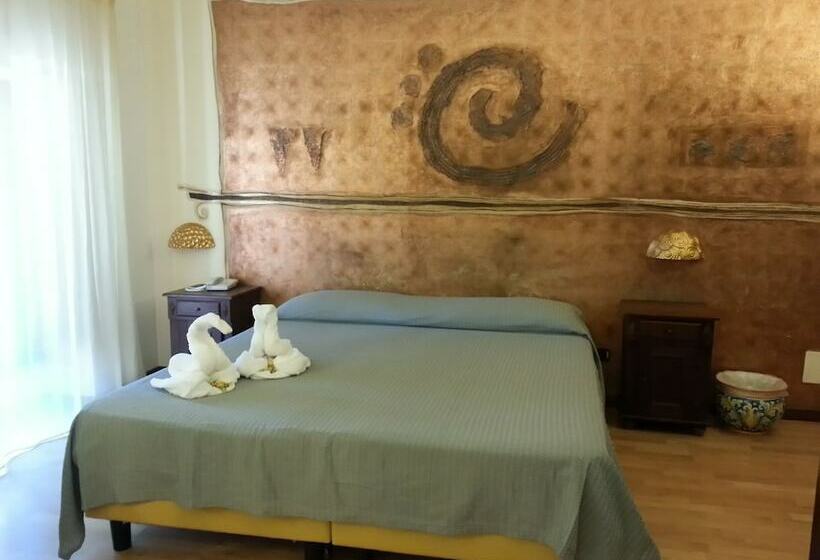 اتاق استاندارد چهار تخته, Villa Vittoria