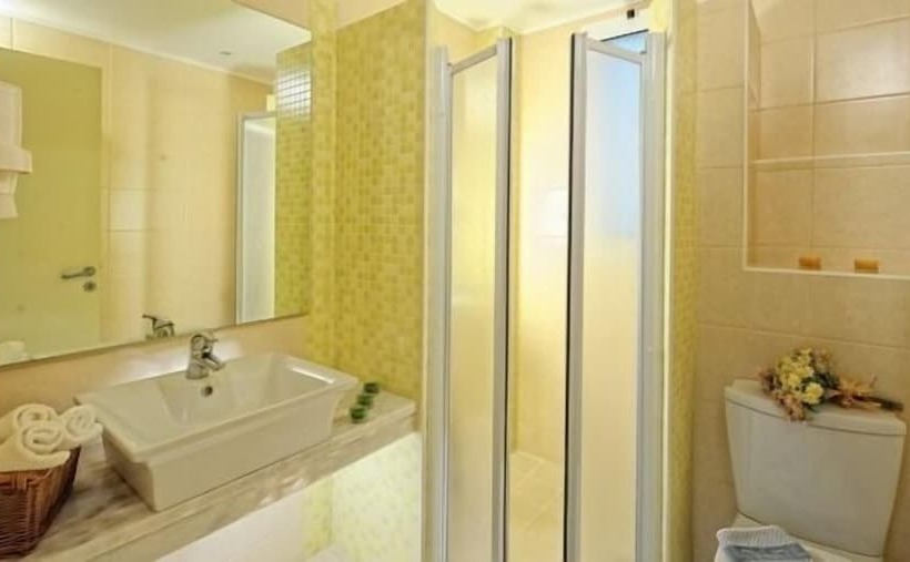 اتاق اساندارد با چشم‌انداز جانبی به دریا, Aeolos Beach Resort