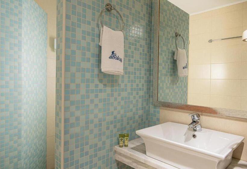 اتاق اساندارد با چشم‌انداز جانبی به دریا, Aeolos Beach Resort