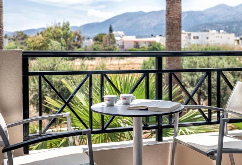 اتاق اساندارد با چشم‌انداز جانبی به دریا, Aeolos Beach Resort