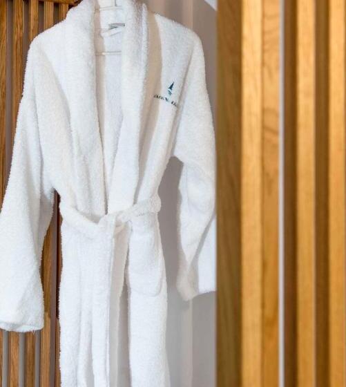 اتاق لوکس, Aeolos Beach Resort