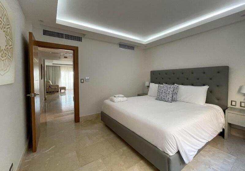 اتاق لوکس با وان آب گرم, Andamania Beach Resort, Khaolak   Sha Plus