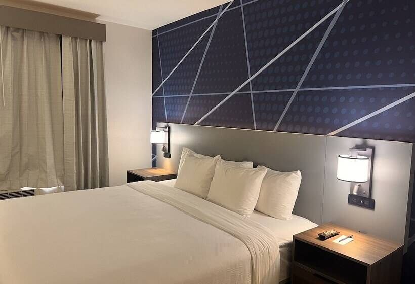 سوییت, Comfort Suites Louisville Airport