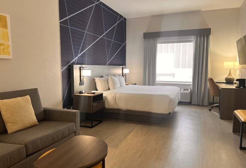 سوییت, Comfort Suites Louisville Airport
