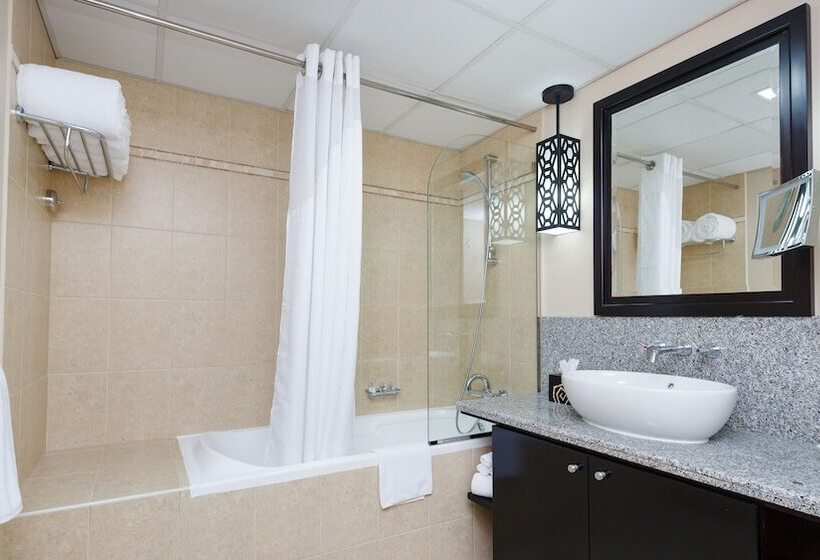 مجموعه ویستا شهر, Holiday Inn Dubai Al Barsha, An Ihg