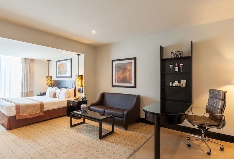 مجموعه ویستا شهر, Holiday Inn Dubai Al Barsha, An Ihg