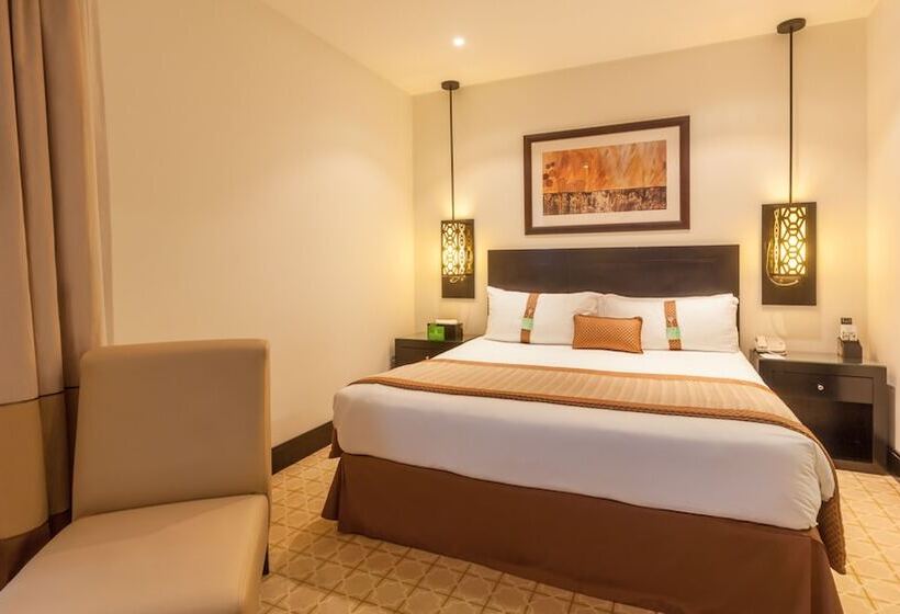 مجموعه ویستا شهر, Holiday Inn Dubai Al Barsha, An Ihg