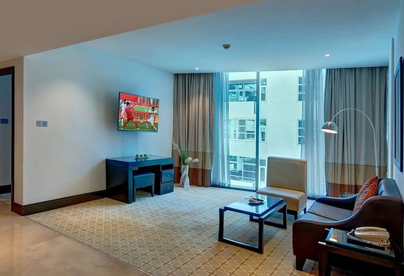 مجموعه ویستا شهر, Holiday Inn Dubai Al Barsha, An Ihg
