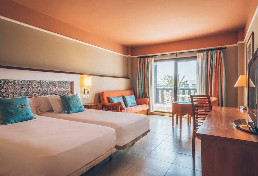 اتاق اساندارد با چشم‌انداز جانبی به دریا, Iberostar Waves Saidia