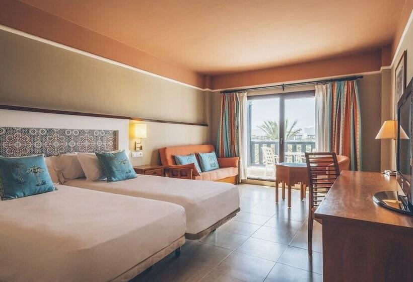 اتاق اساندارد با چشم‌انداز جانبی به دریا, Iberostar Waves Saidia