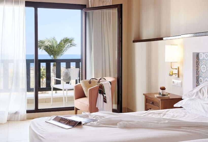 اتاق اساندارد با چشم‌انداز جانبی به دریا, Iberostar Waves Saidia