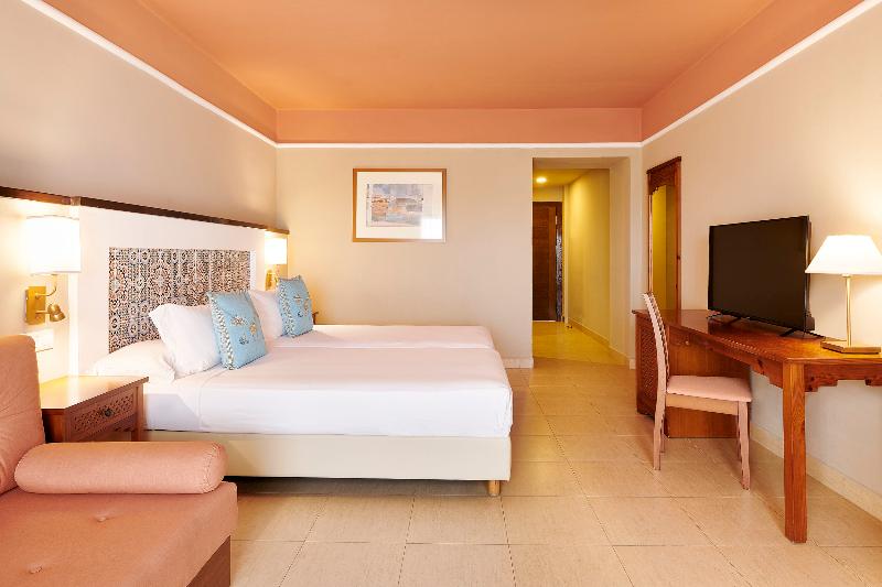 اتاق اساندارد با چشم‌انداز جانبی به دریا, Iberostar Waves Saidia