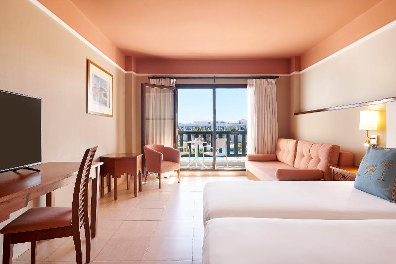اتاق اساندارد با چشم‌انداز جانبی به دریا, Iberostar Waves Saidia