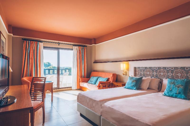 اتاق اساندارد با چشم‌انداز جانبی به دریا, Iberostar Waves Saidia