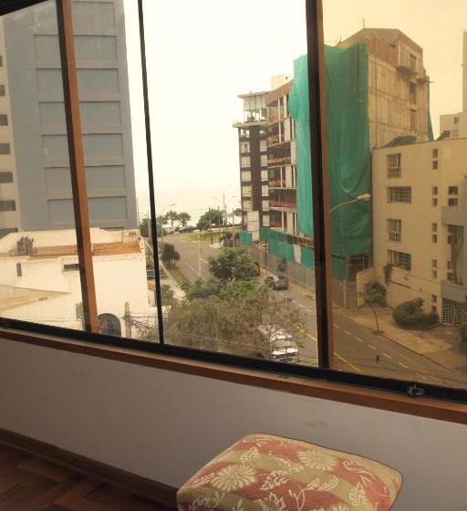 اتاق لوکس با چشم‌انداز دریا, Inkawasi Miraflores Hostel