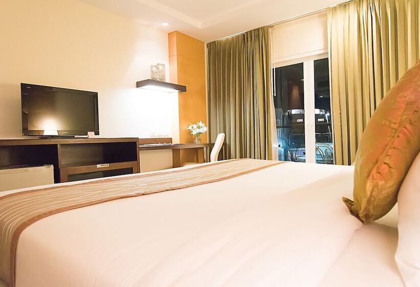 Deluxe Zimmer mit Whirlpool, Intimate  Pattaya By Tim Boutique