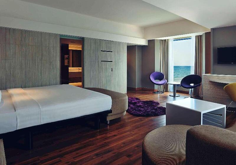 اتاق اجرایی با چشم‌انداز دریا, Mercure Convention Center Ancol
