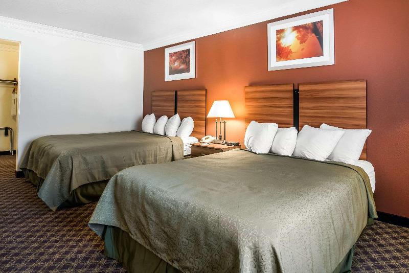 اتاق استاندارد با تخت دو نفره بزرگ, Quality Inn