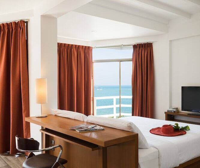 اتاق لوکس با چشم‌انداز دریا, Sandalay Resort