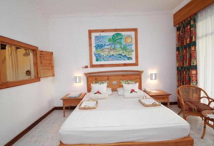 اتاق لوکس, The Oasis Beach Resort