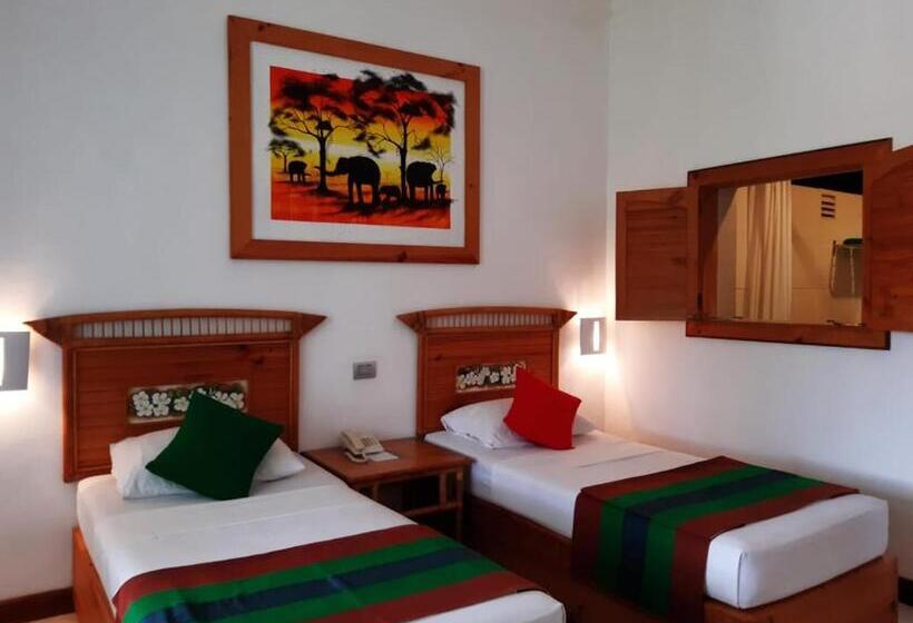 اتاق لوکس, The Oasis Beach Resort