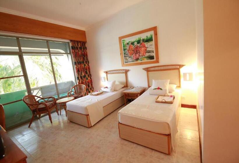 اتاق لوکس, The Oasis Beach Resort