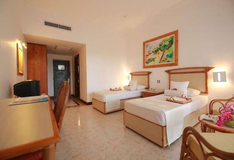 اتاق لوکس, The Oasis Beach Resort