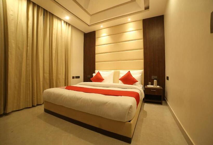 اتاق استاندارد, Status Inn