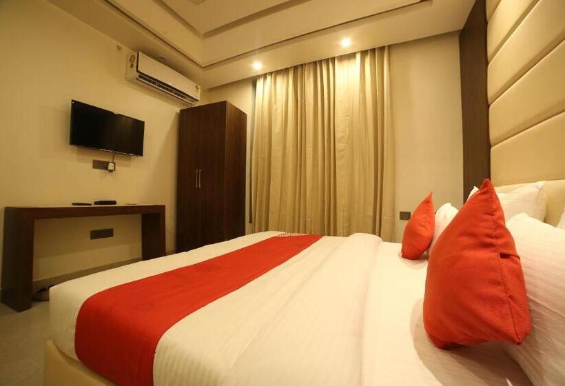 اتاق استاندارد, Status Inn