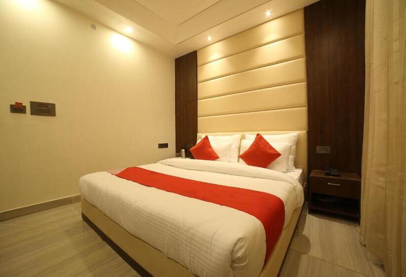 اتاق استاندارد, Status Inn