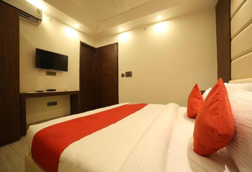 اتاق استاندارد, Status Inn