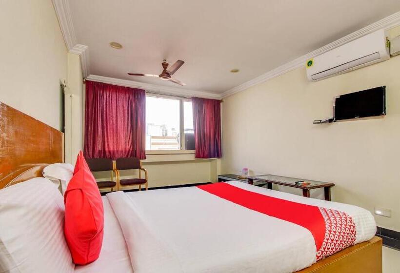 اتاق لوکس سه تخته, O Srinivasa Residency