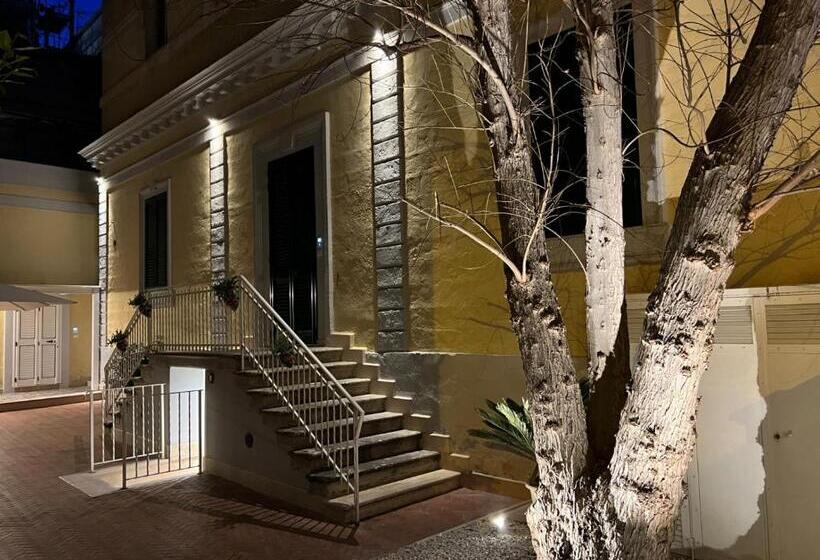 اتاق استاندارد با چشم‌انداز باغ, Euvodia Luxury Rooms