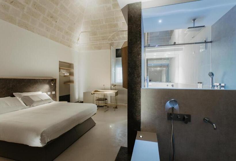 اتاق لوکس سه تخته, Euvodia Luxury Rooms