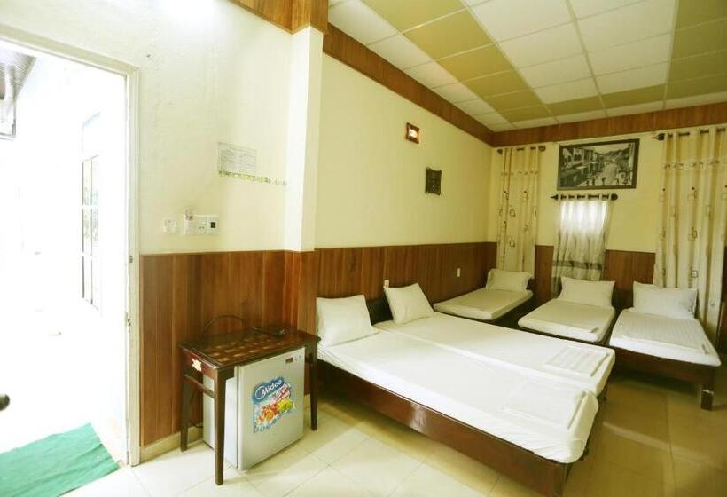 تختخواب در اتاق مشترک, Homestay Hong Cong