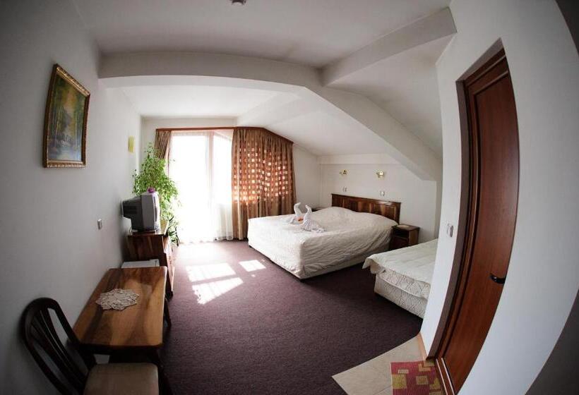 سوییت جونیور, Family Hotel Nadejda