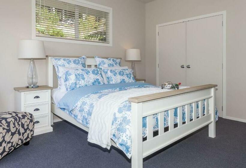 سوییت لوکس, Flaxmill Cove B&b