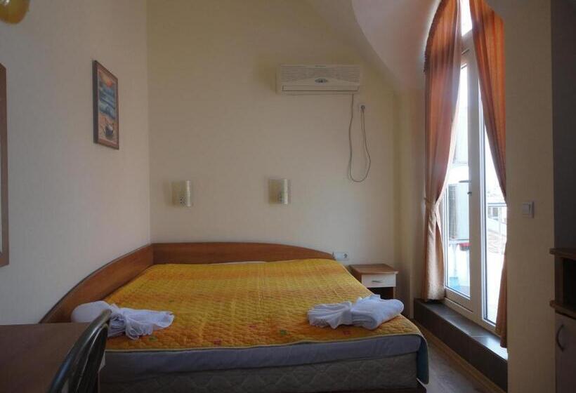 Triple Room Sea View, Barex Family